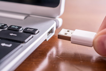 Connect-USB-WikiTechGo